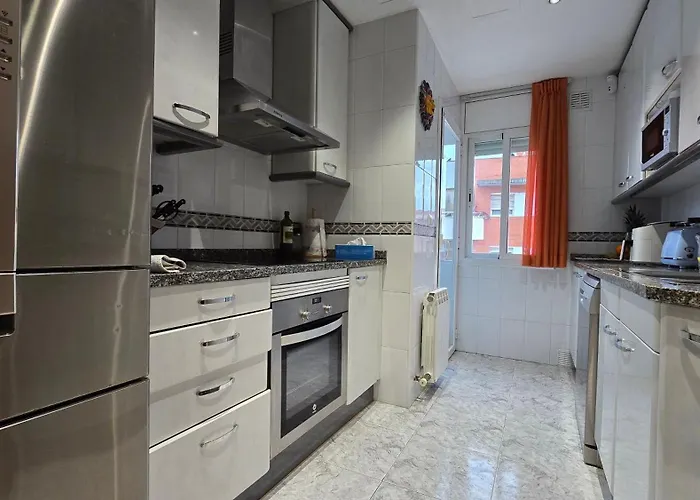 America Go2lloret شقة *